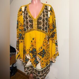 Umgee Women’s Tunic Large Crochet Bohemian Bell Sleeves Yellow Layering Boutique